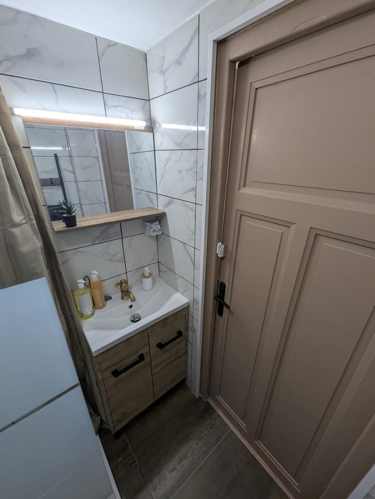 Appartement Verdoyant Au Bord Du Lac Leman Entre Evian Et Thonon Dans Une Villa Publier Exterior foto